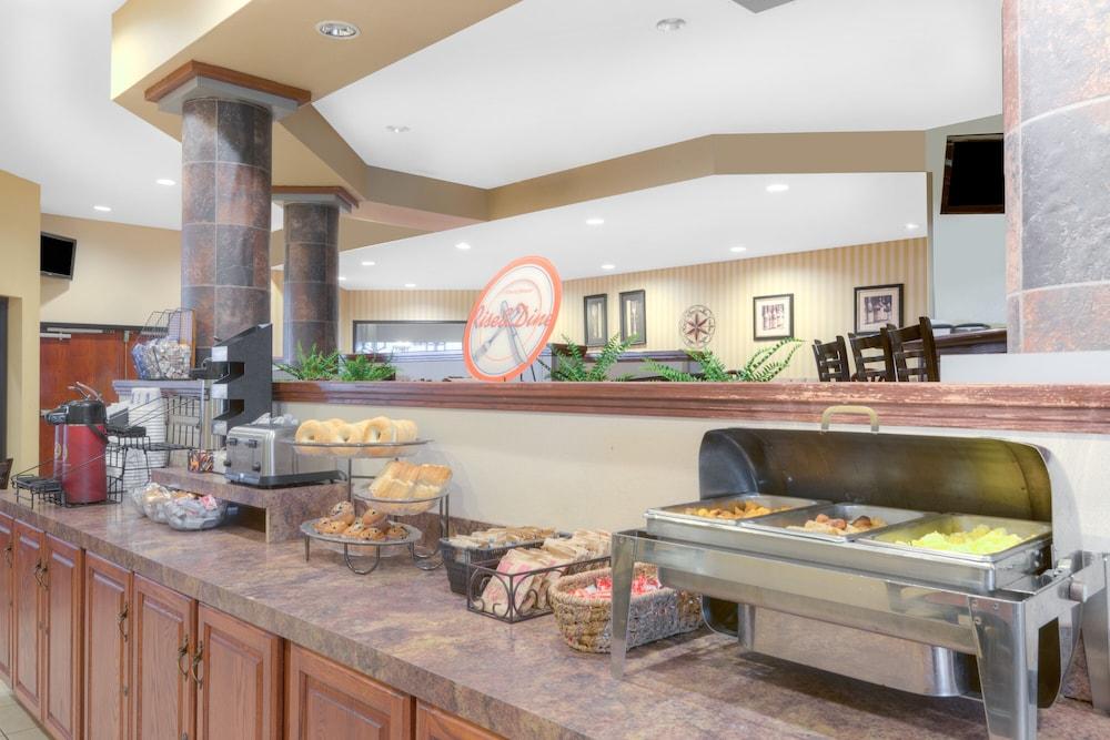 Howard Johnson By Wyndham Lima Exterior foto